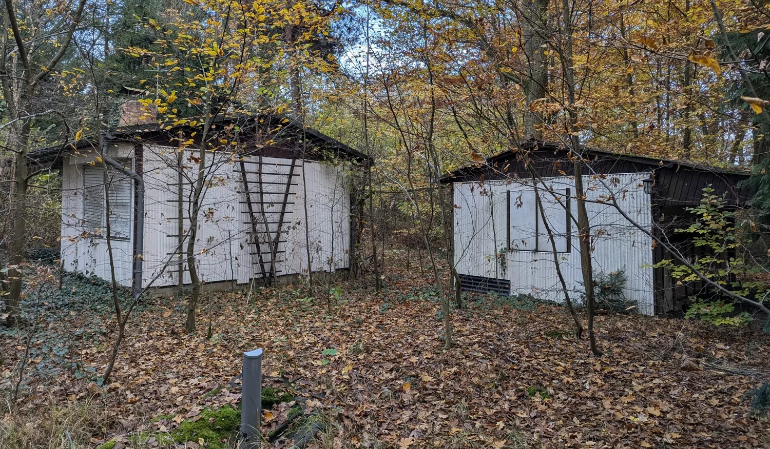Bungalows auf dem Grundstück