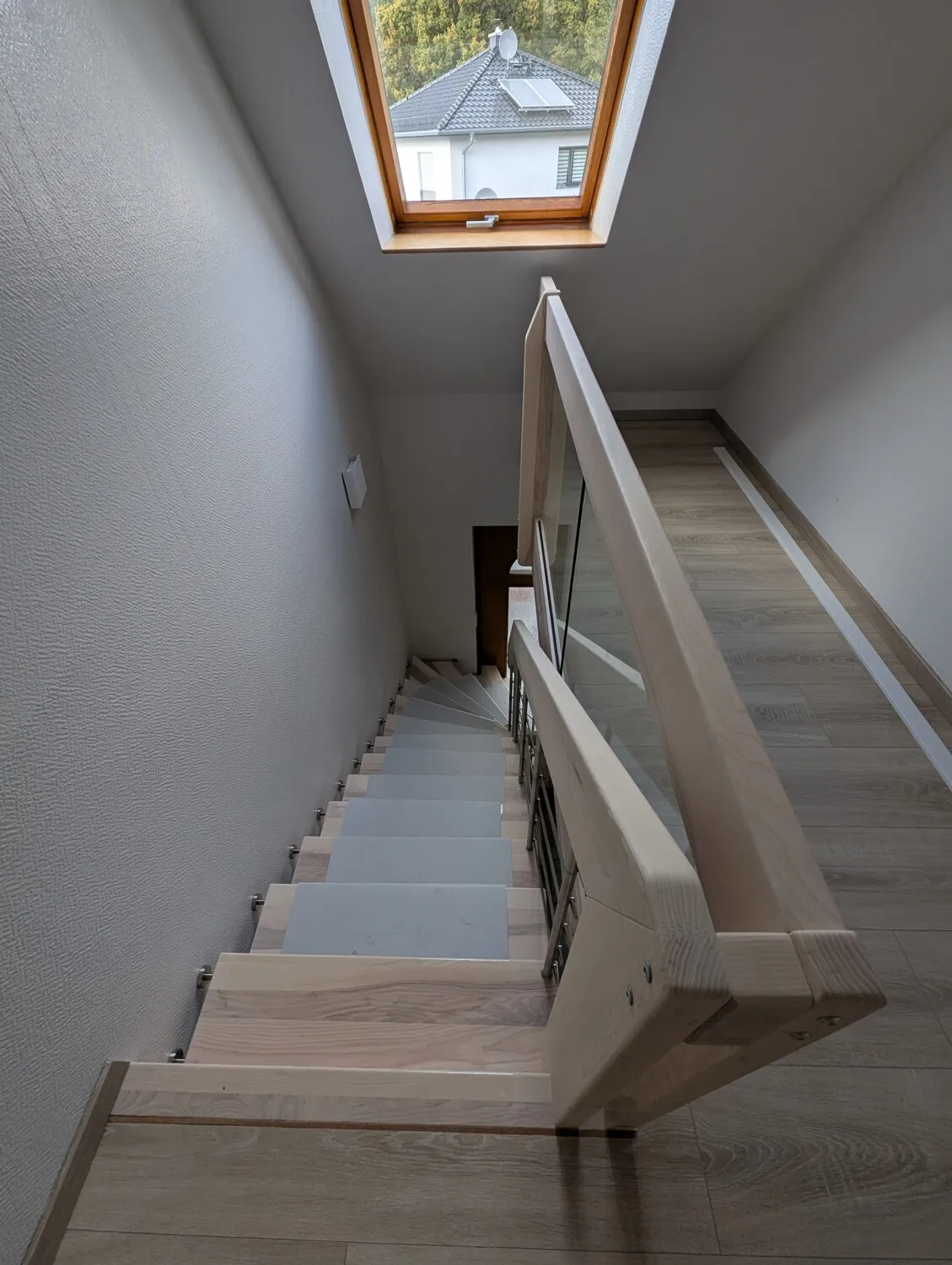 Naturholz Treppe  (Neu)