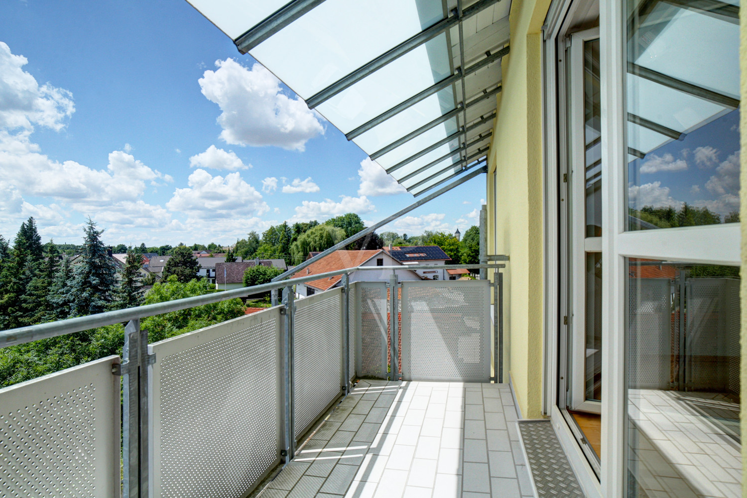 Balkon angrenzend an Schlafzimmer