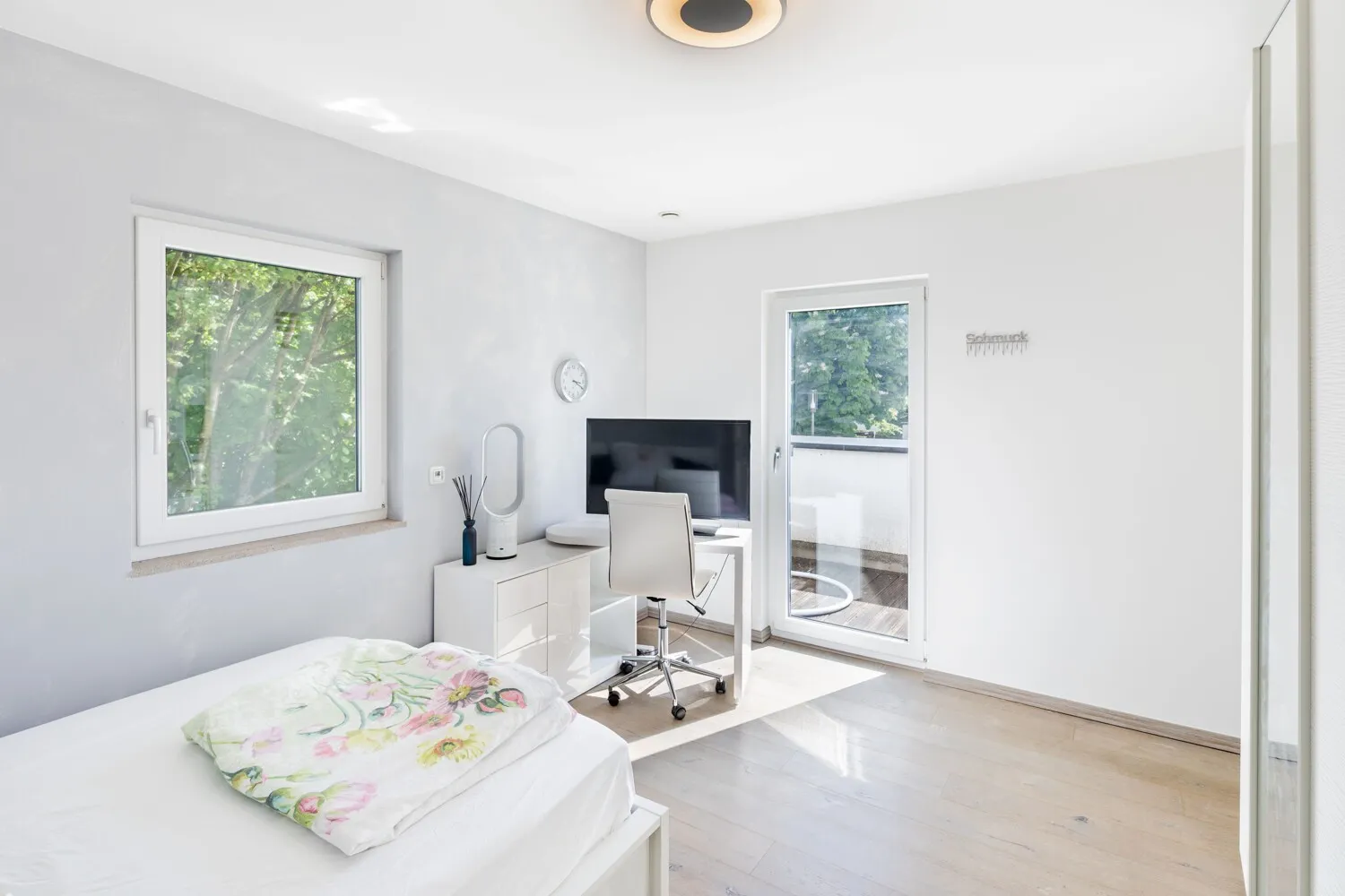 Kinderzimmer 1 mit Balkon