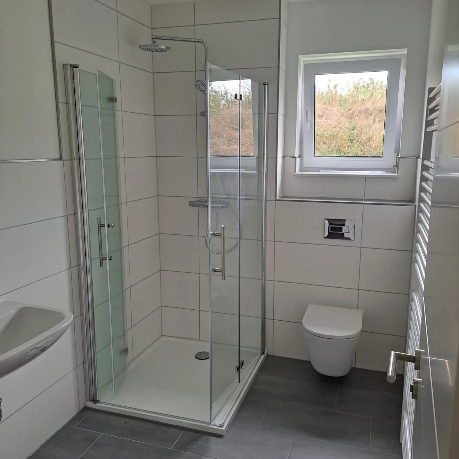 Gäste Badezimmer mit Dusche EG