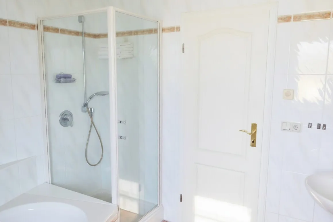 Badezimmer im Erdgeschoss