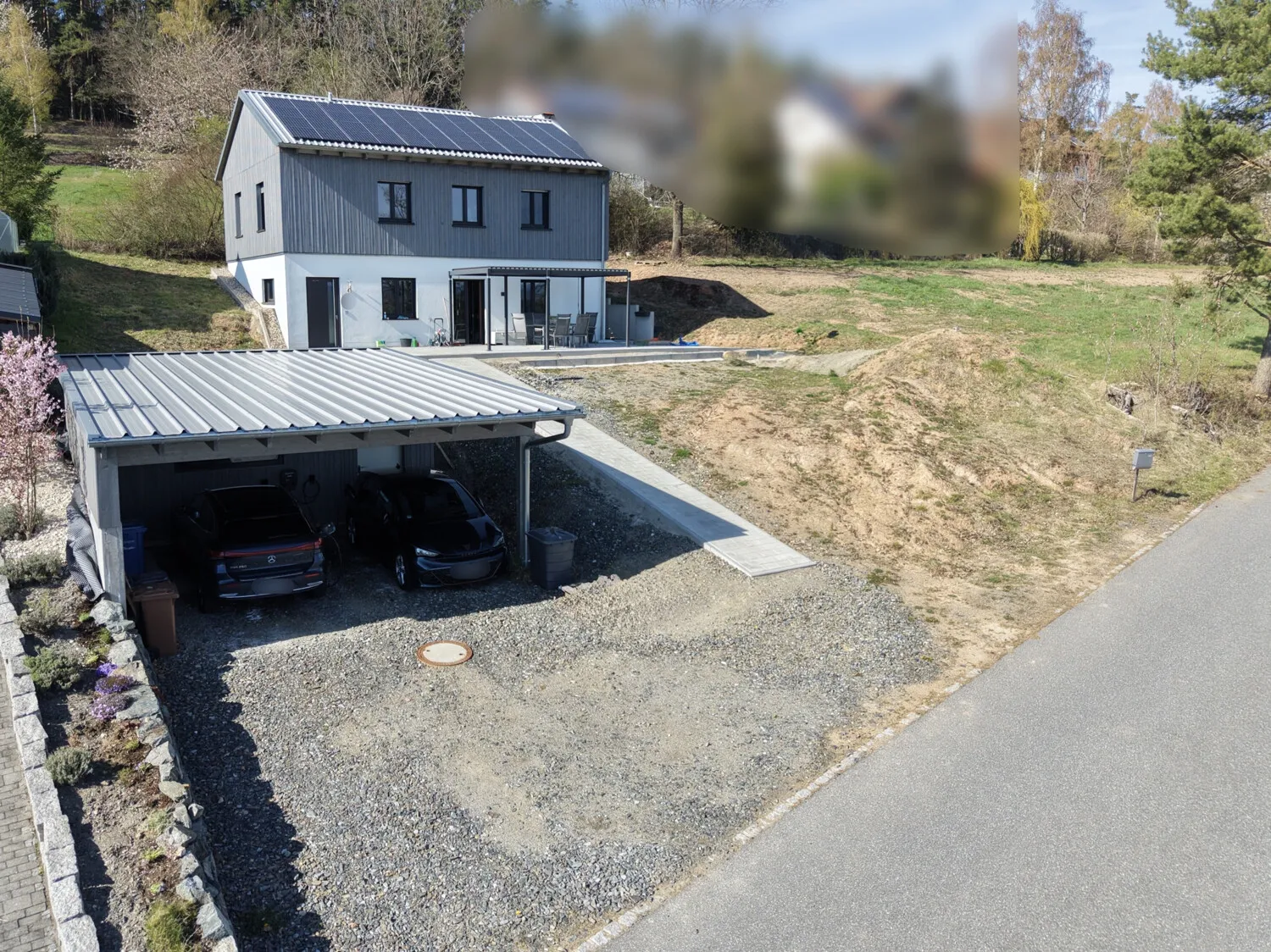 Außenansicht vorne durch Drohne