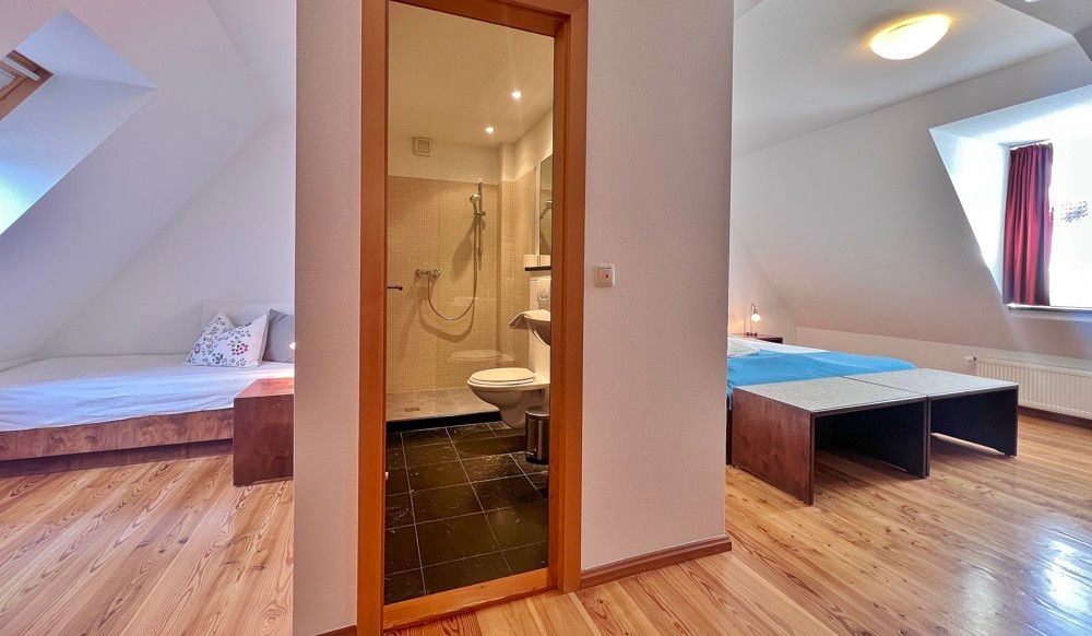 größtes Zimmer DG...