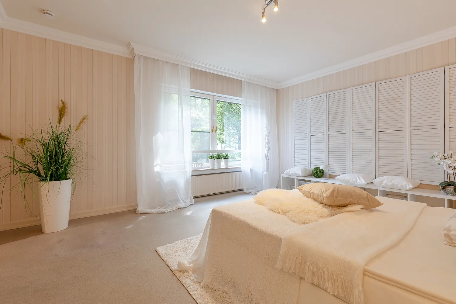 helles Schlafzimmer ETW
