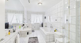 von_poll_real_estate_property_25017029_image_8