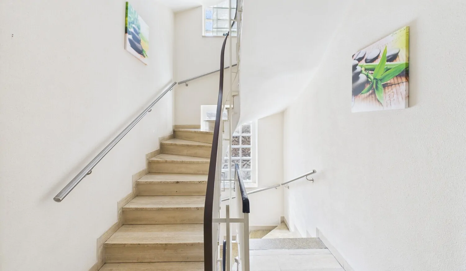 Lichtdurchlutetes Treppenhaus