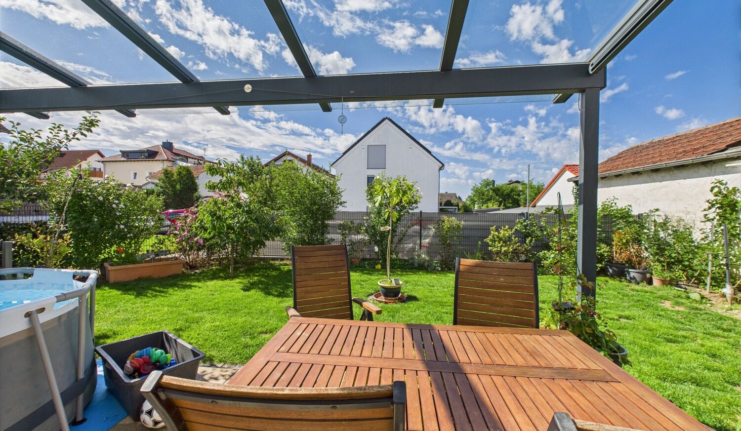 sonnenverwöhnte Terrasse