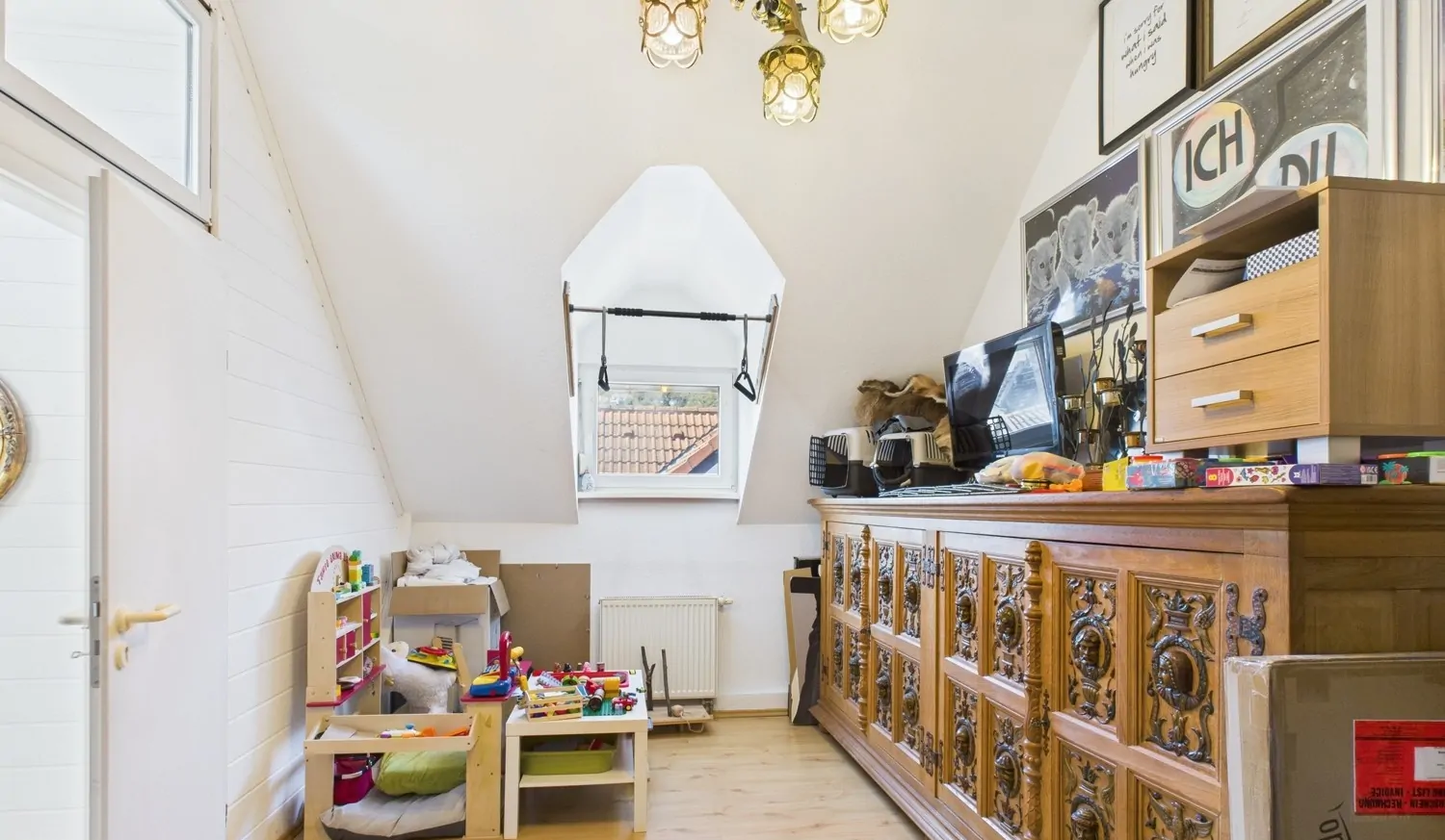 Studio mit hohen Decken