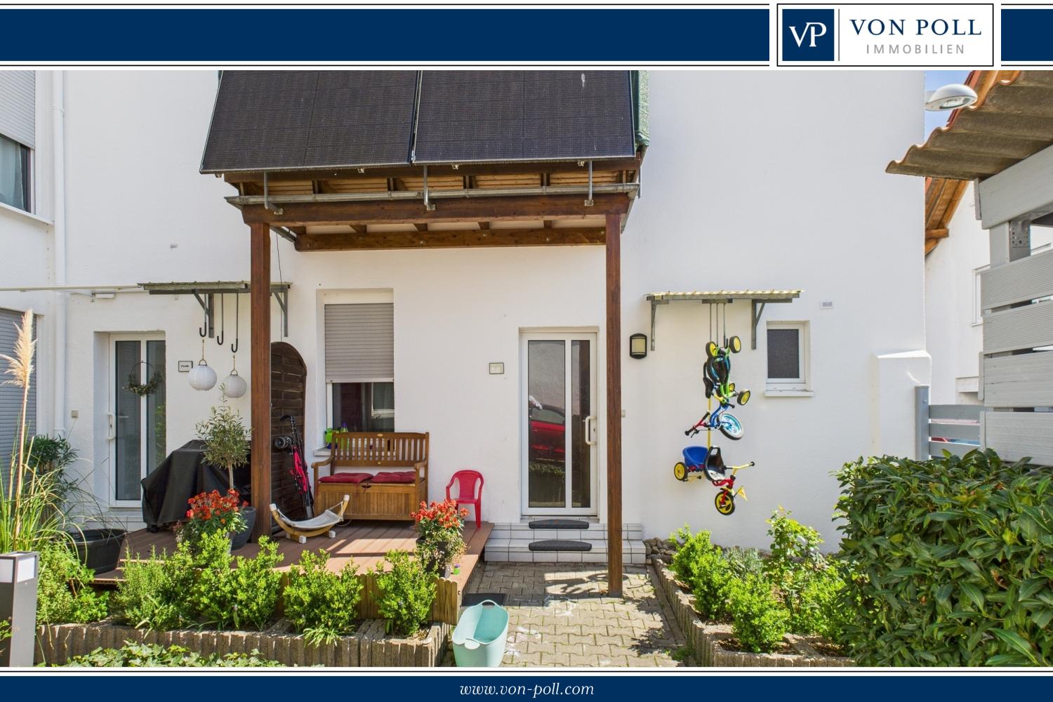Frontansicht mit Terrasse