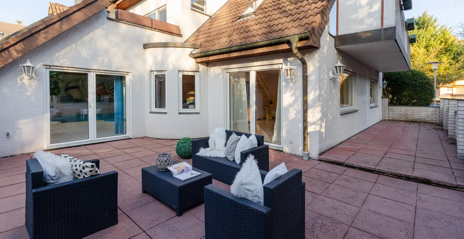 großzügige Terrasse