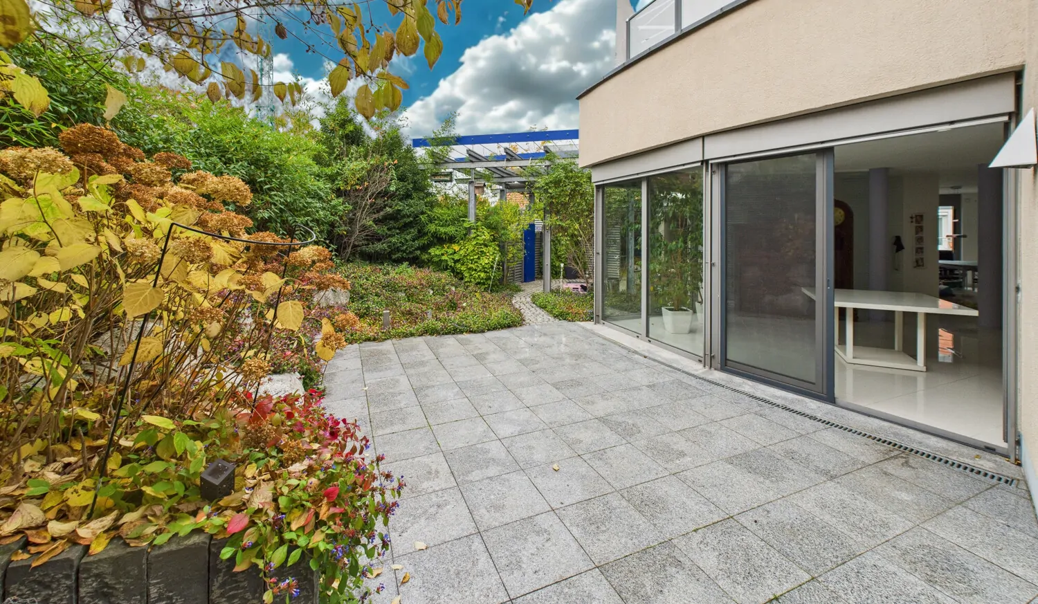 sonnenverwöhnte Terrasse