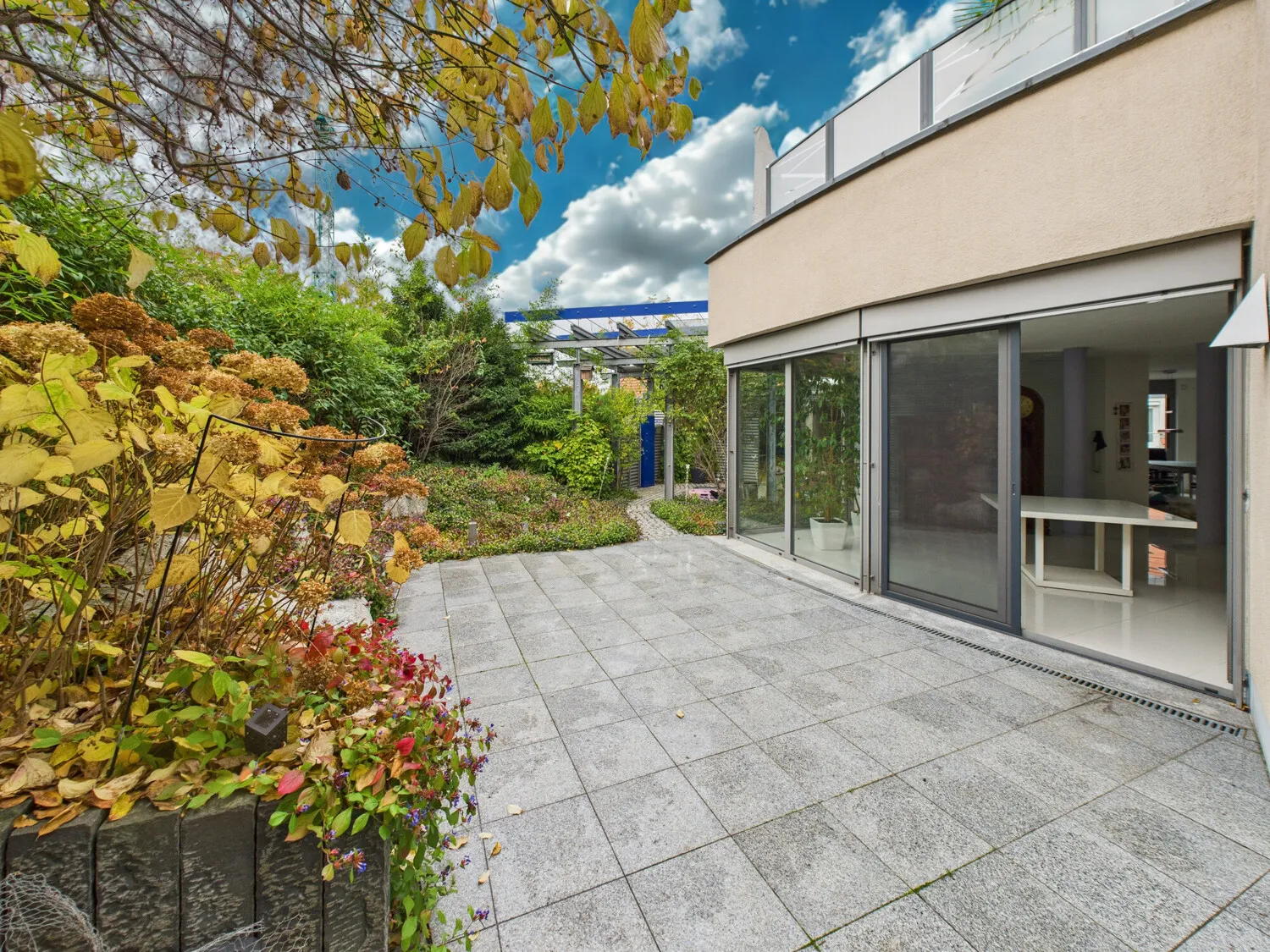 sonnenverwöhnte Terrasse