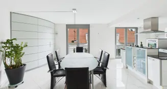 von_poll_real_estate_property_25017048_image_1