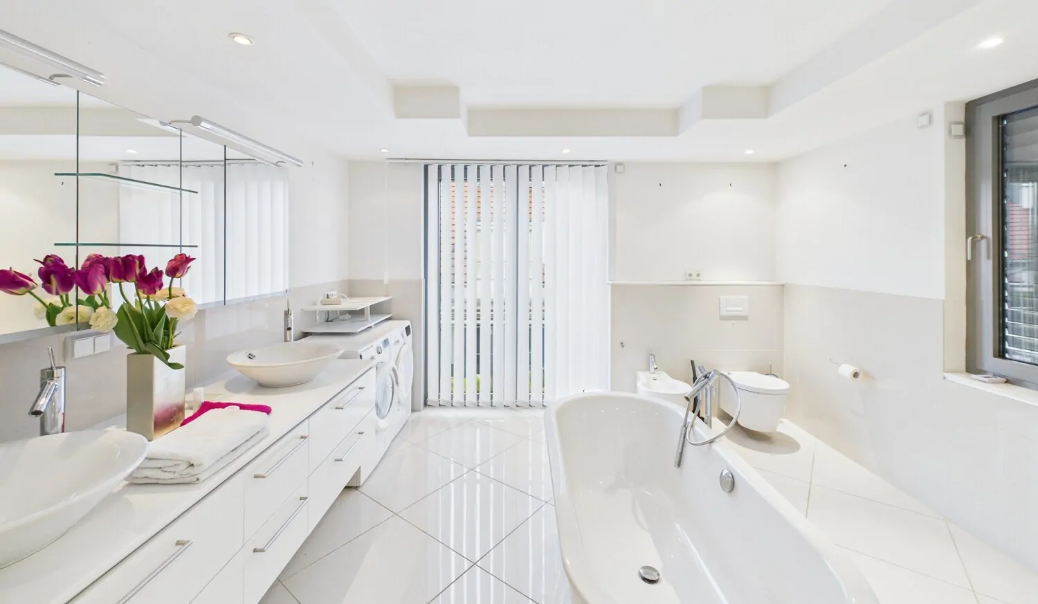 lichtdurchflutetes Tageslichtbad...