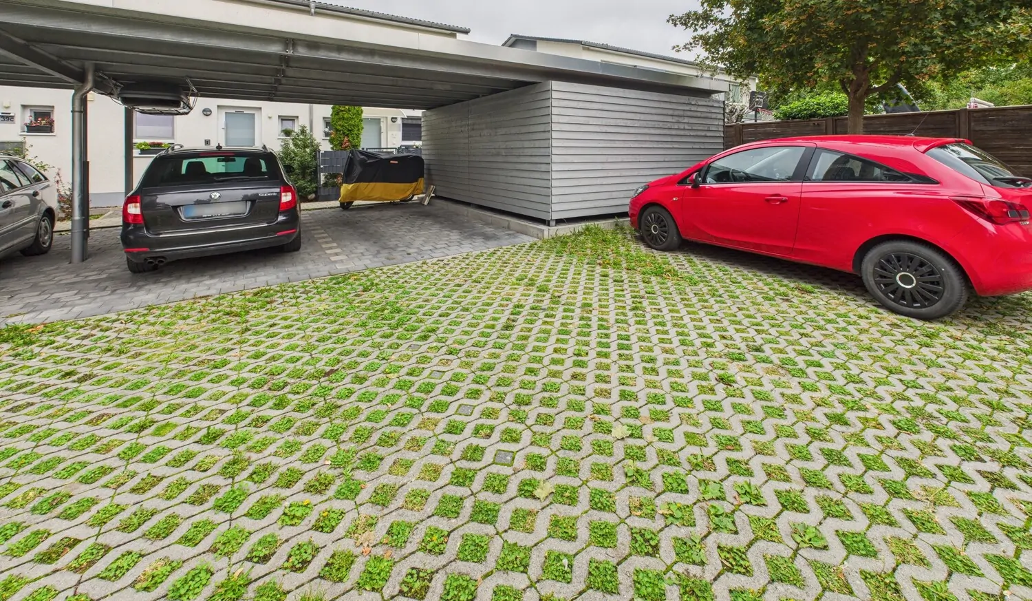 Carport- und Freistellplatz