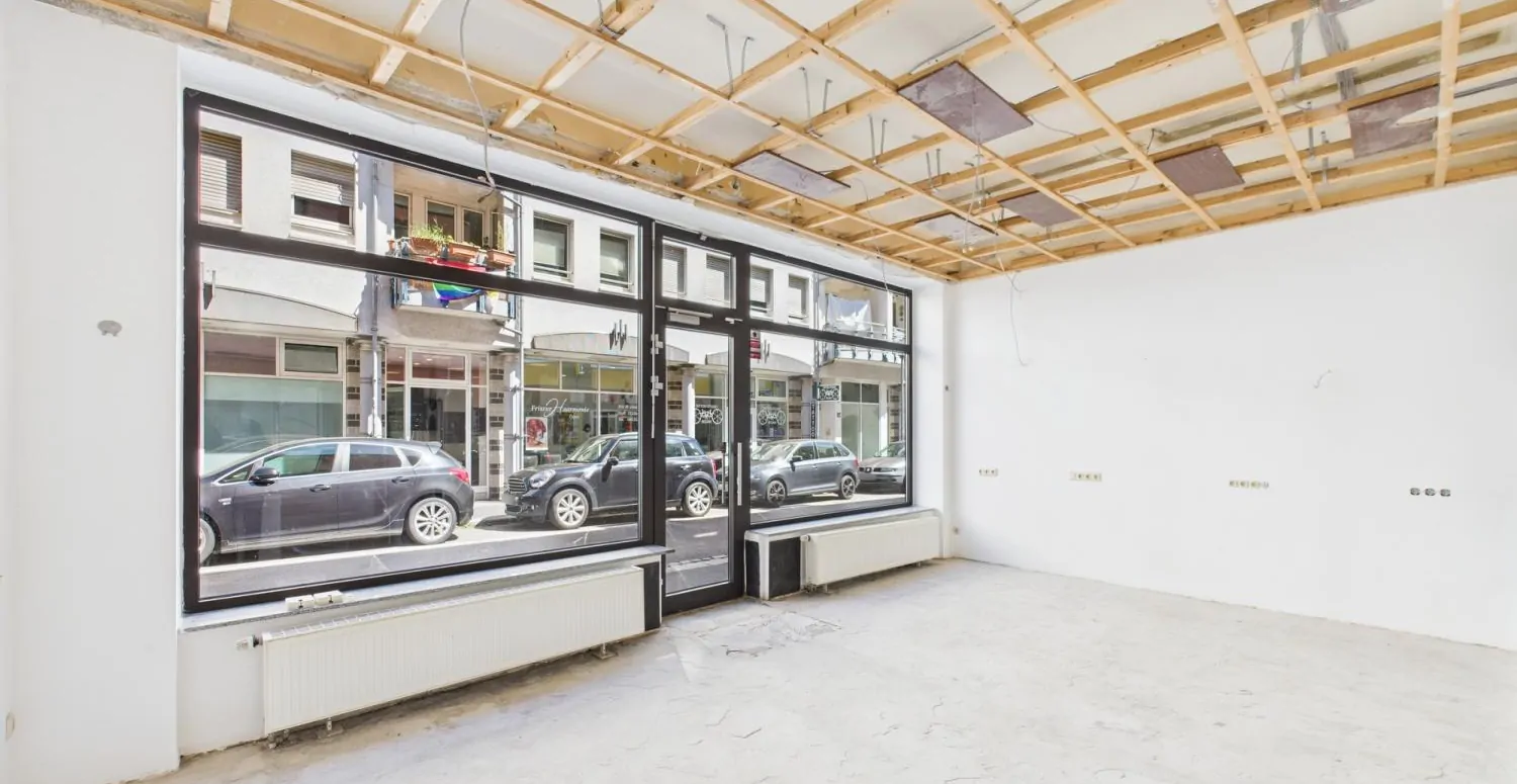 lichtdurchfluteter Wohnbereich