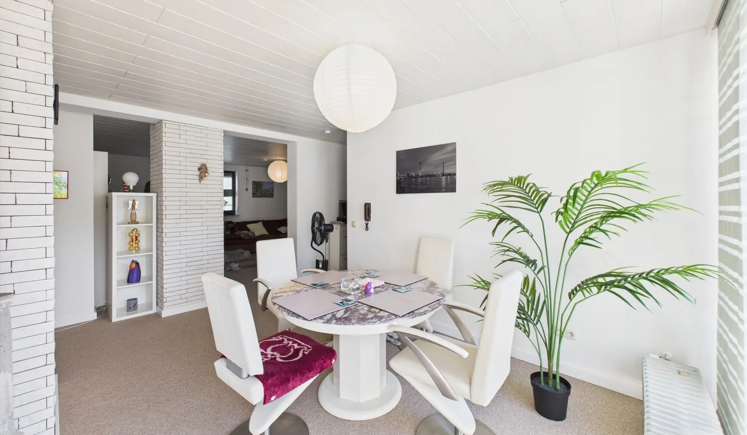 lichtdurchfluteter Essbereich (2. OG)