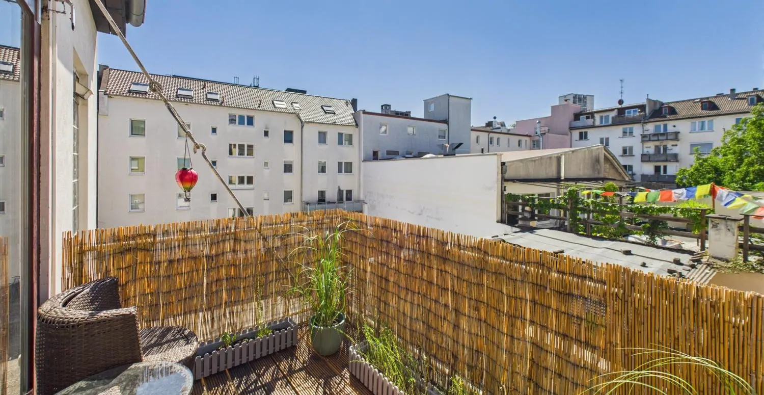 großzügiger Sonnenbalkon