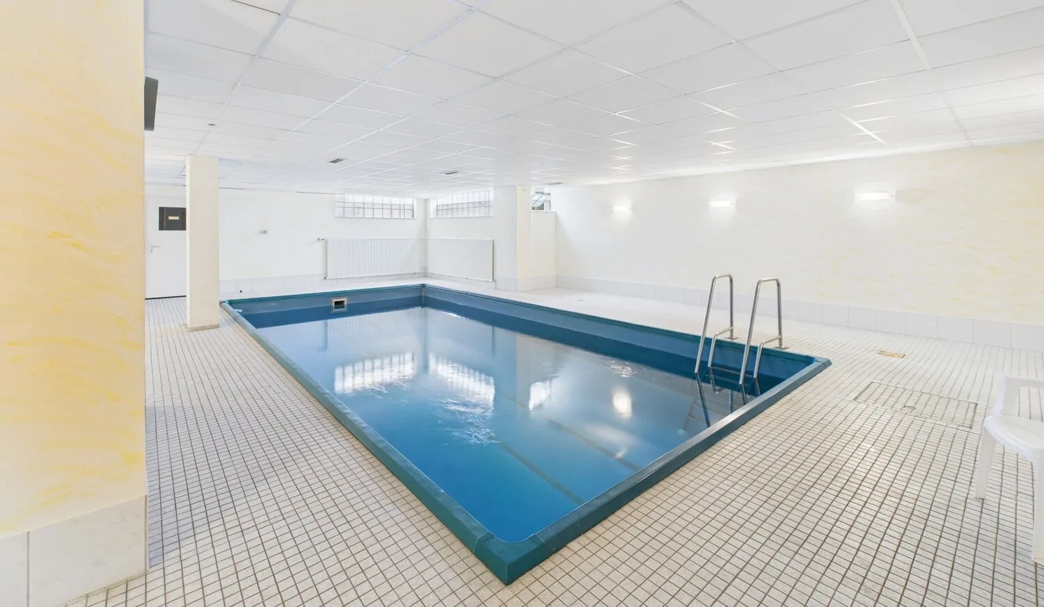 hauseigenes Schwimmbad