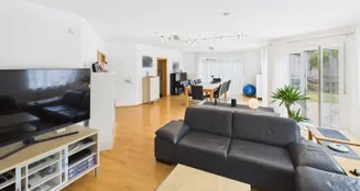 von_poll_real_estate_property_26017004_image_2