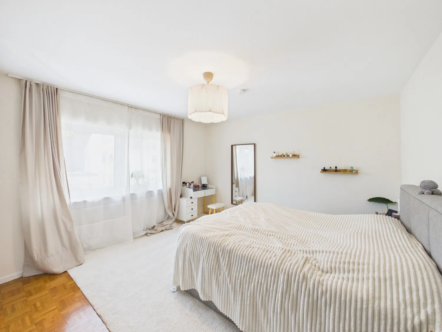 Gemütliches Schlafzimmer OG