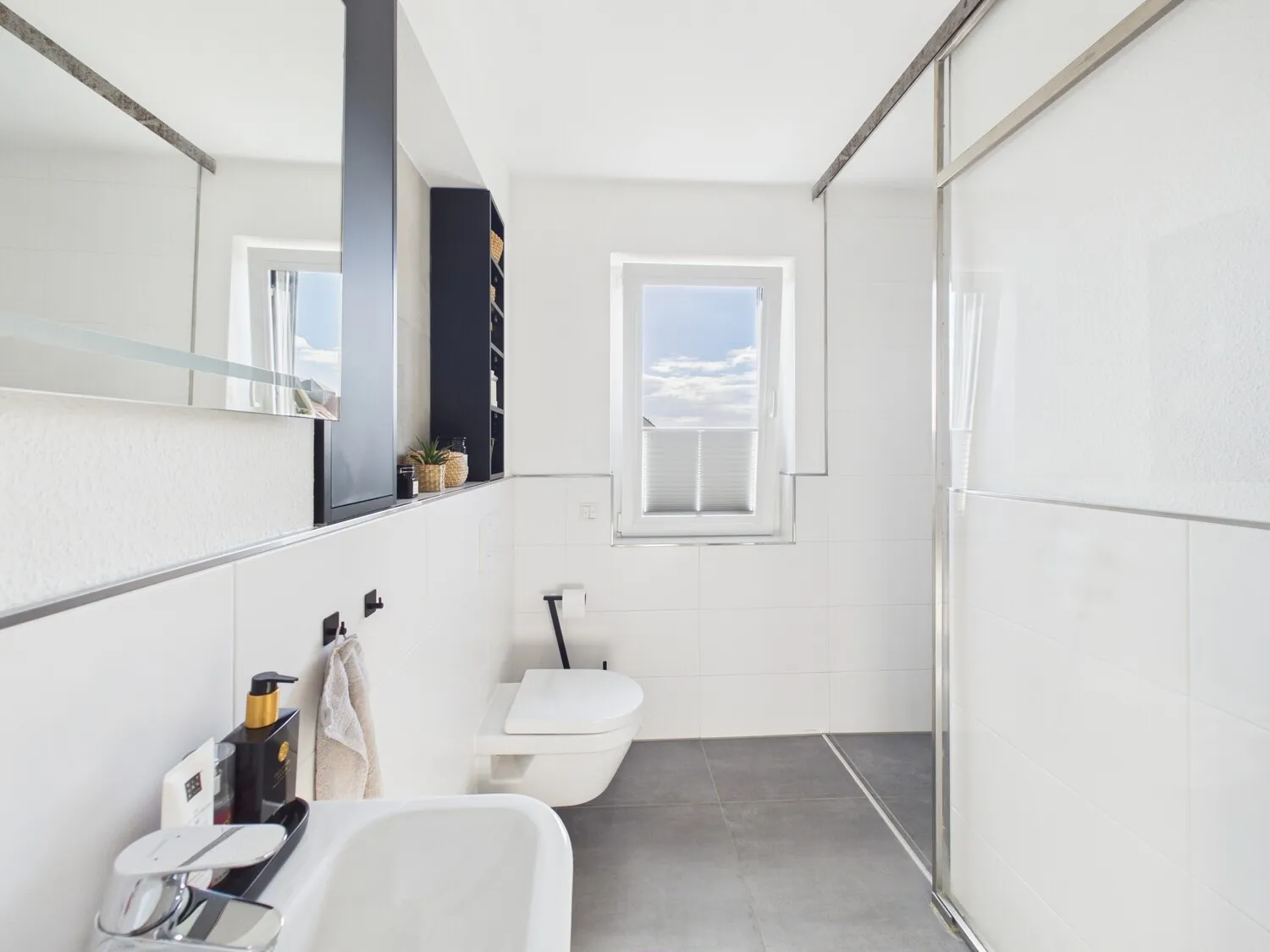 Tageslichtbad mit Dusche