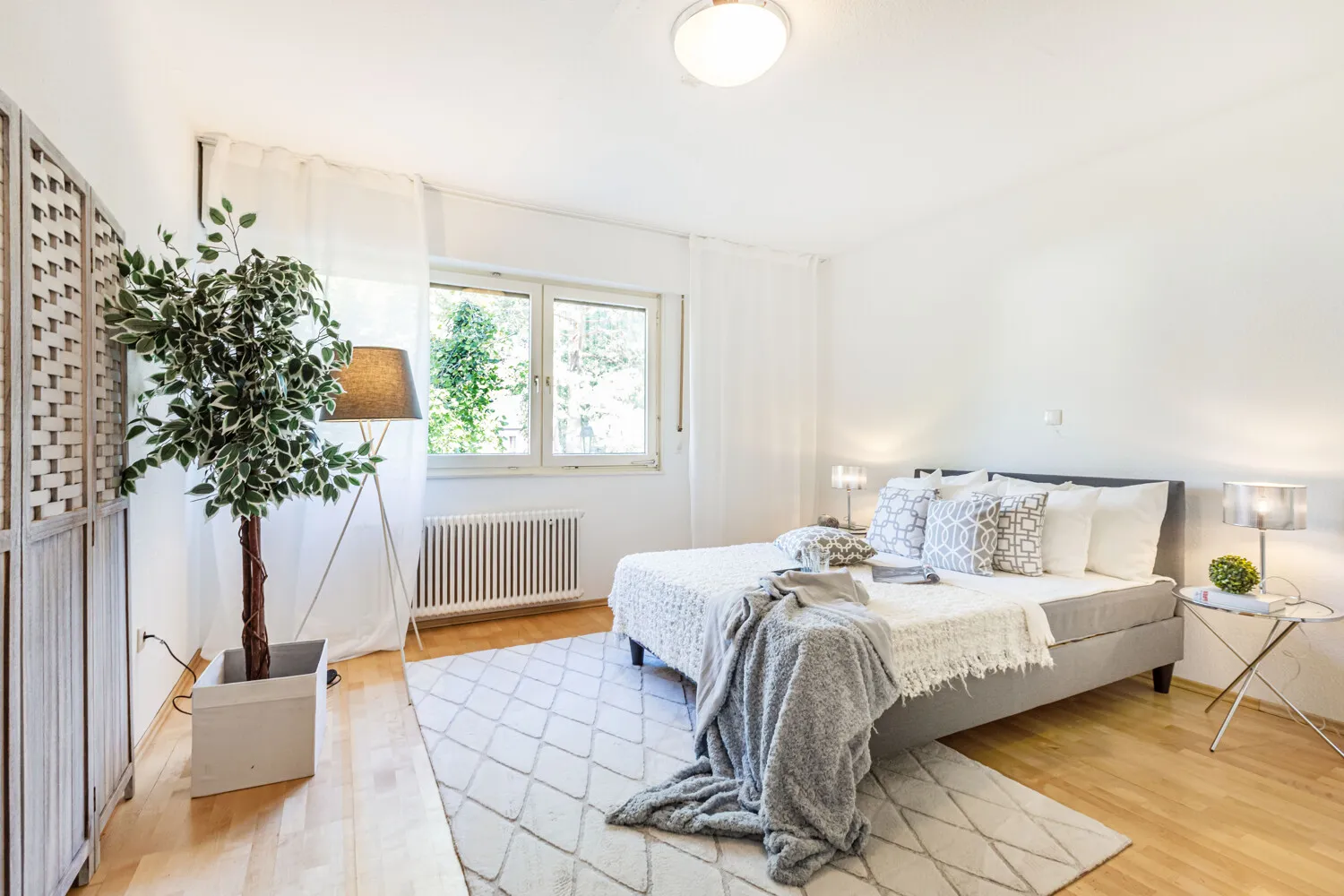 Helles Schlafzimmer