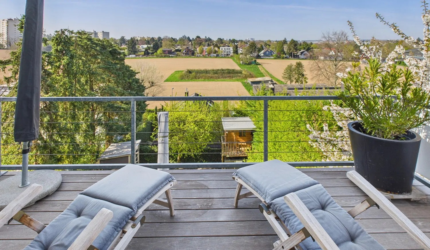 Balkon und Weitblick