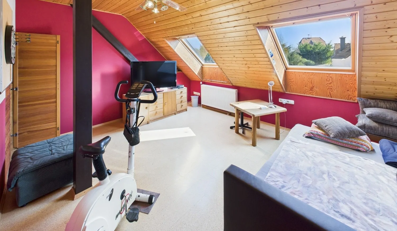 Geräumiges Gästezimmer