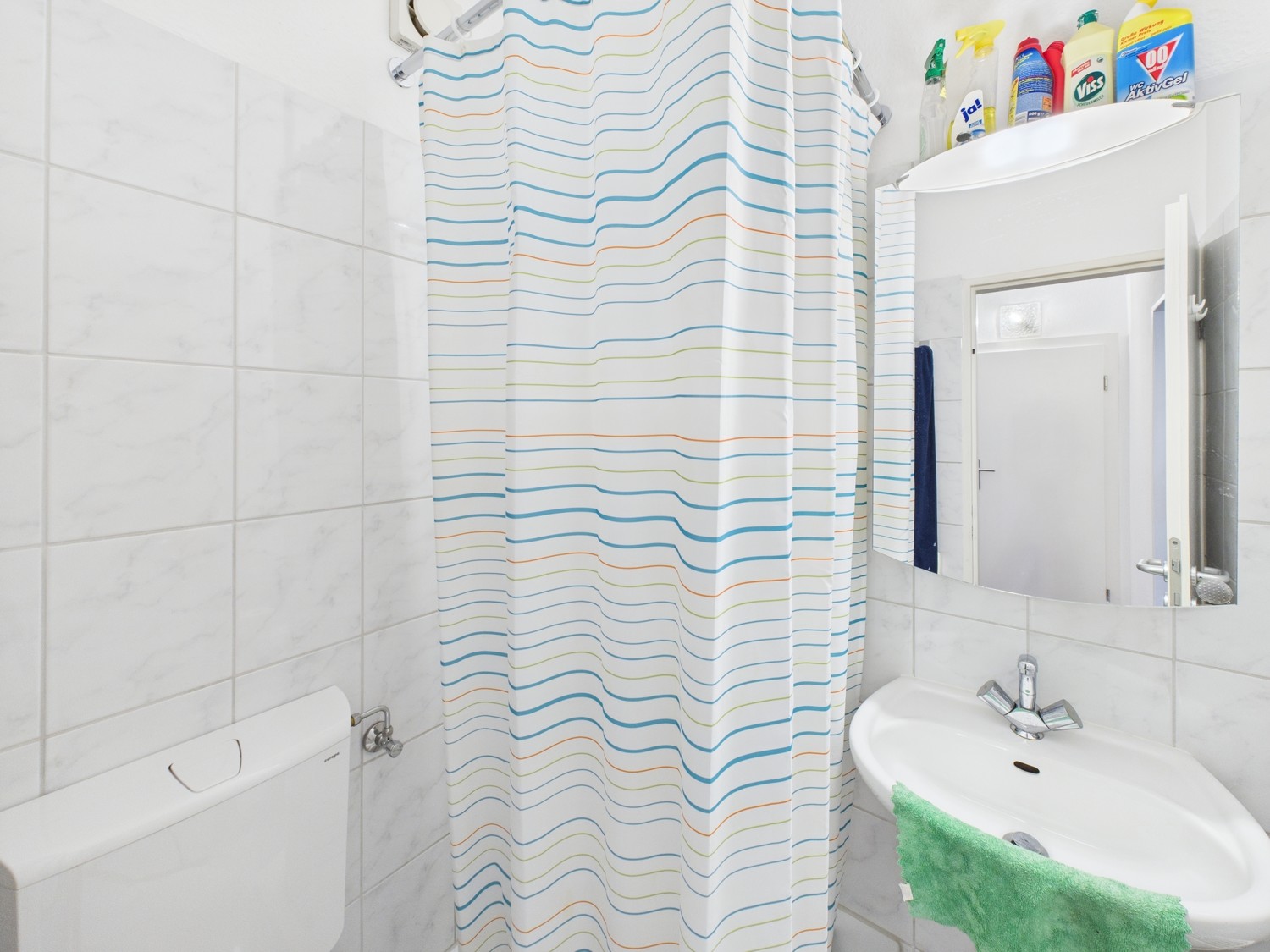 helles Badezimmer Whg 1