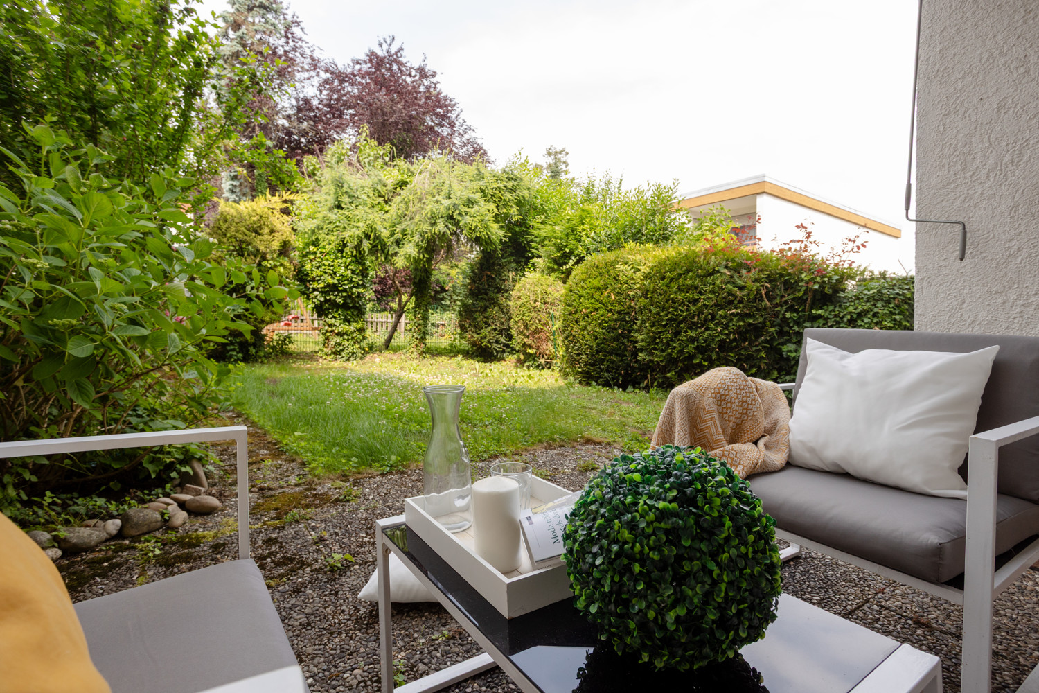Terrassenbereich mit Garten..