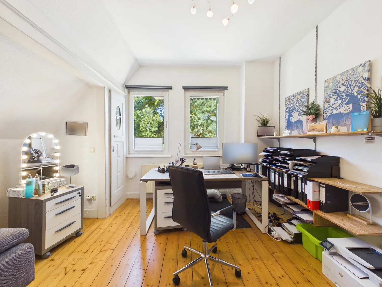 geräumiges Arbeitszimmer / weiteres Schlafzimmer