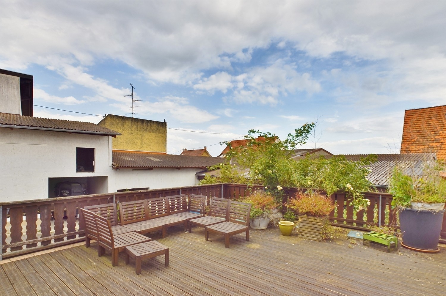 großzügige Terrasse