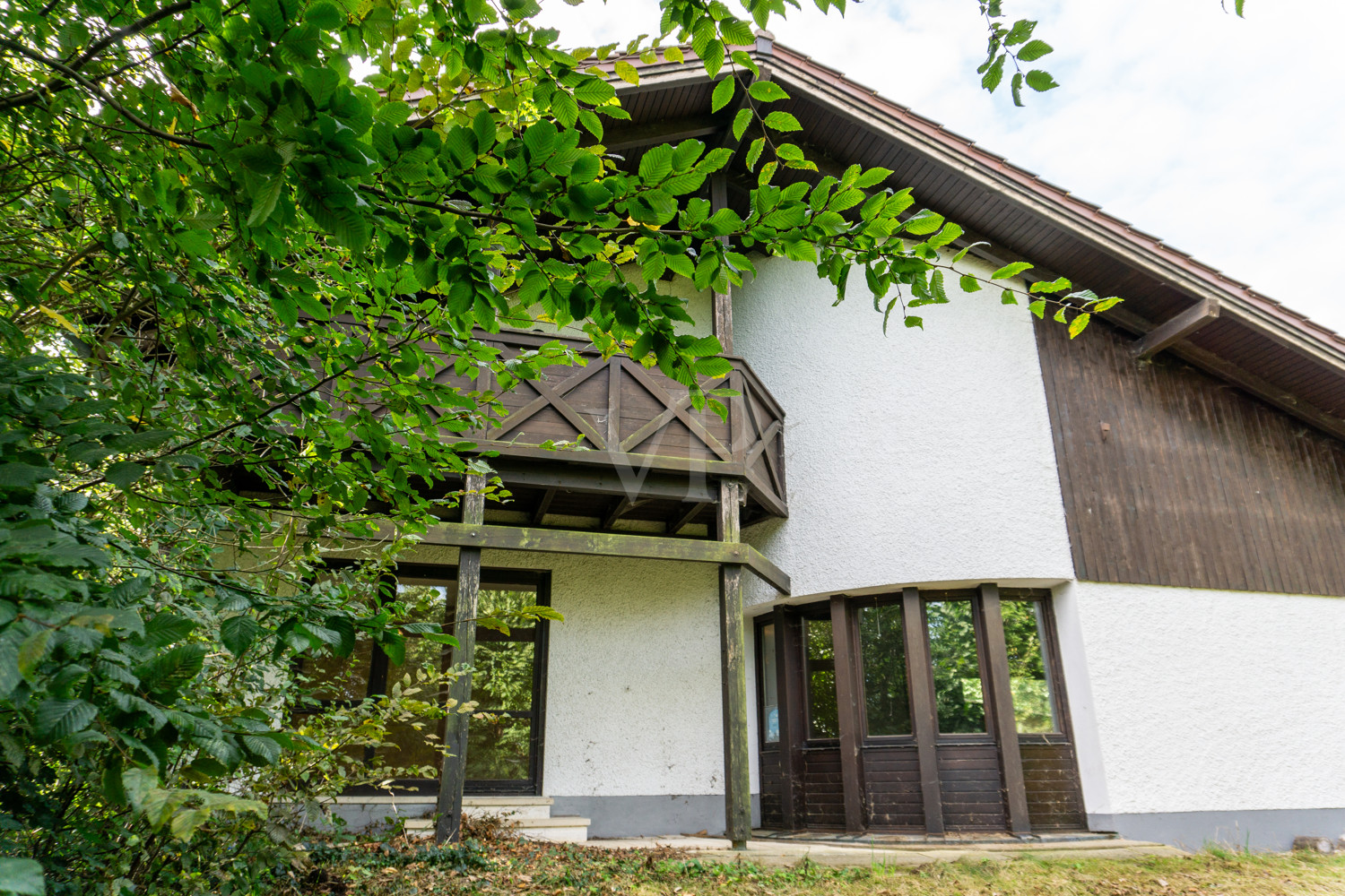 Außenansicht auf Balkon und Terrasse