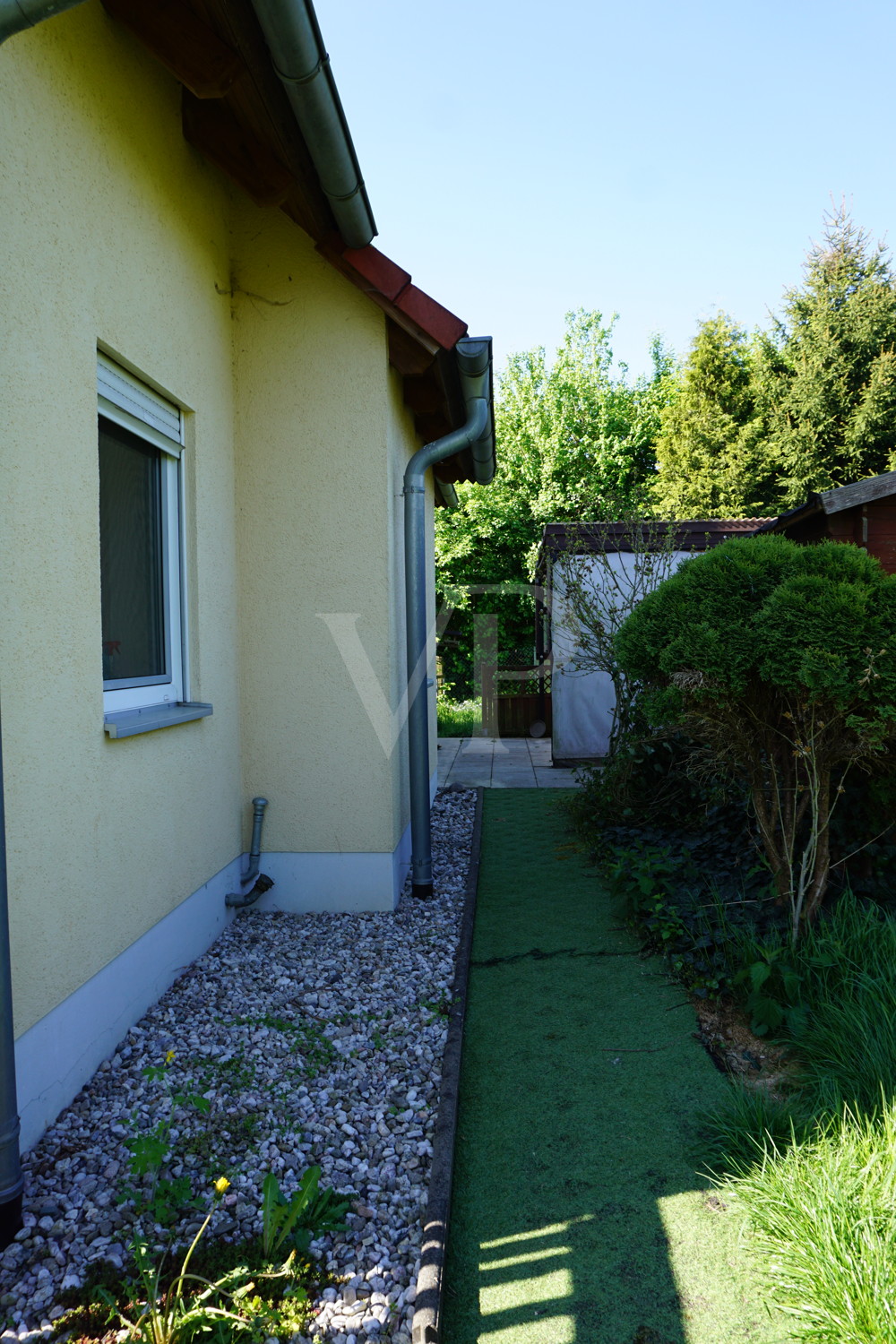 Hinterm Haus