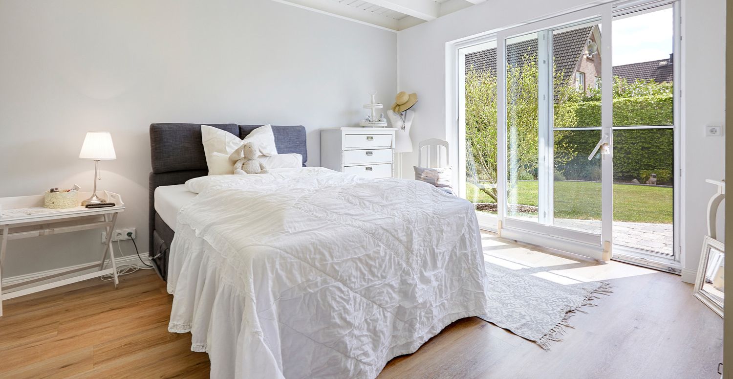 Schlafzimmer mit Terrassenzugang