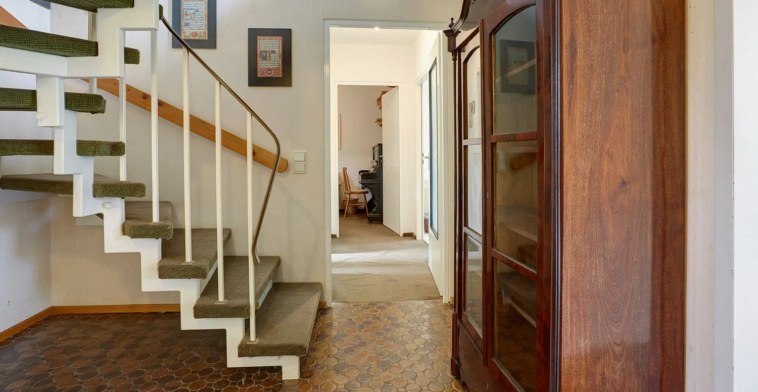 Diele mit Flur zum Privatbereich