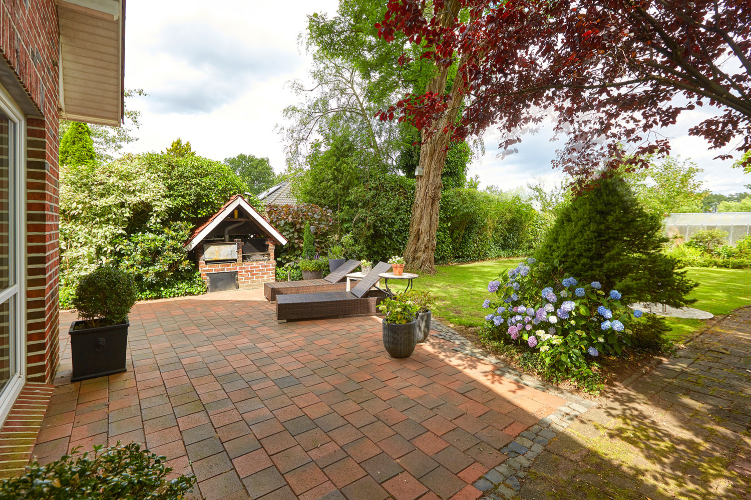 Terrasse und Garten