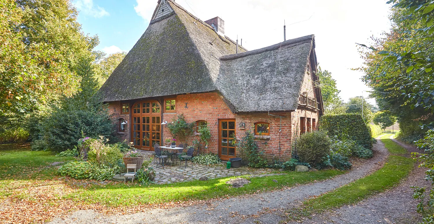 Rückansicht mit Terrasse