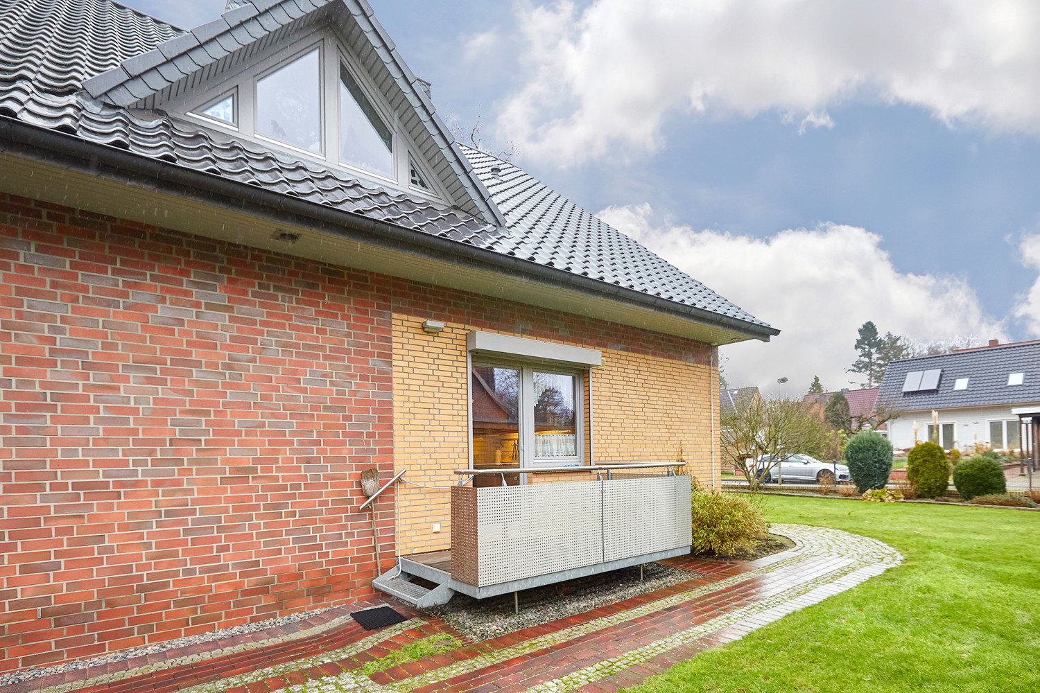 Küchenbalkon mit Gartenzugang