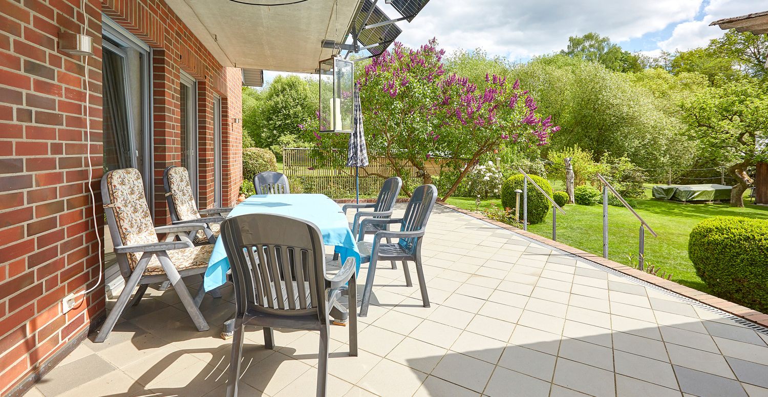 Überdachte Süd-Terrasse