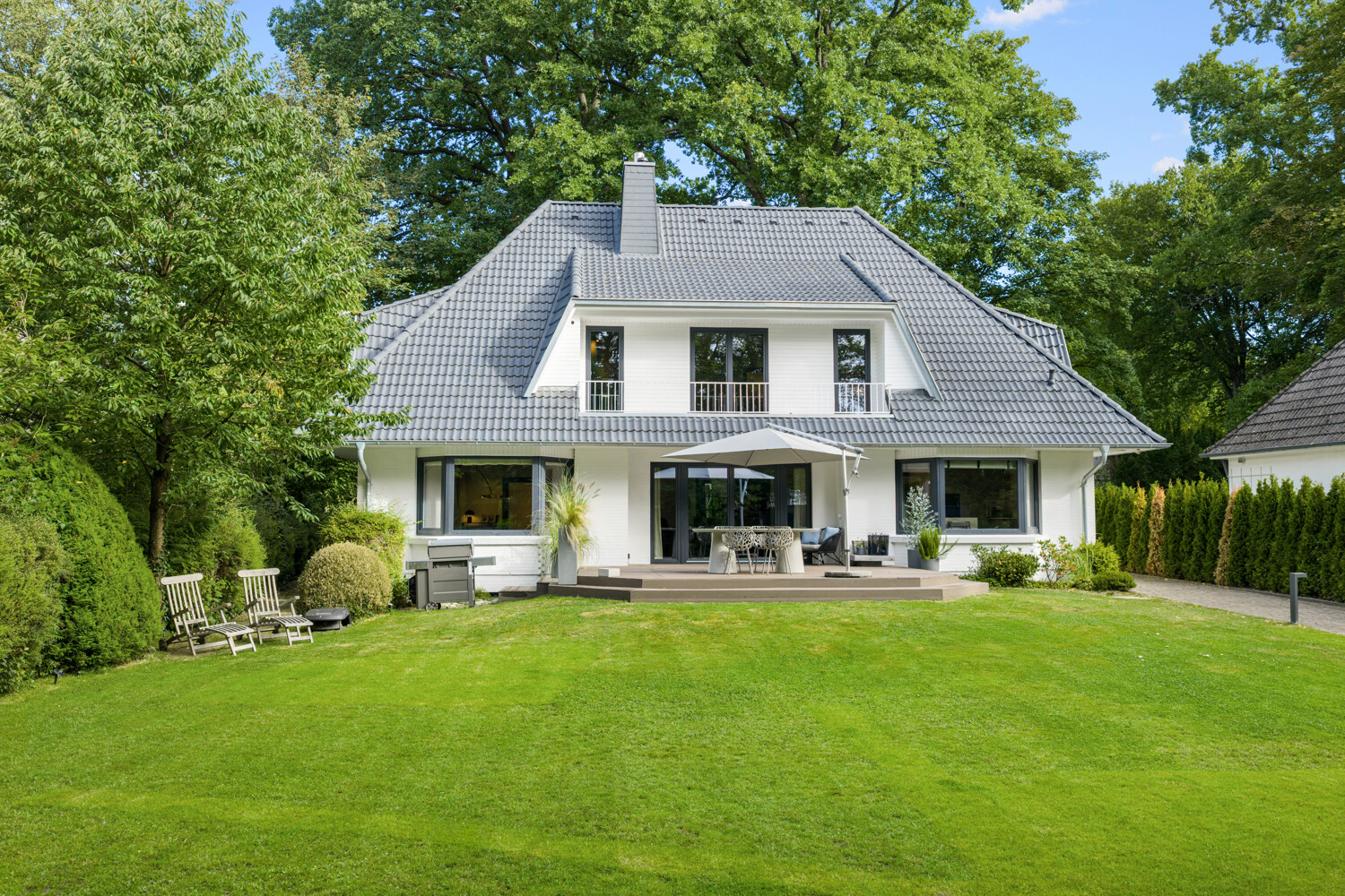 Landhaus auf weitläufigem Grundstück