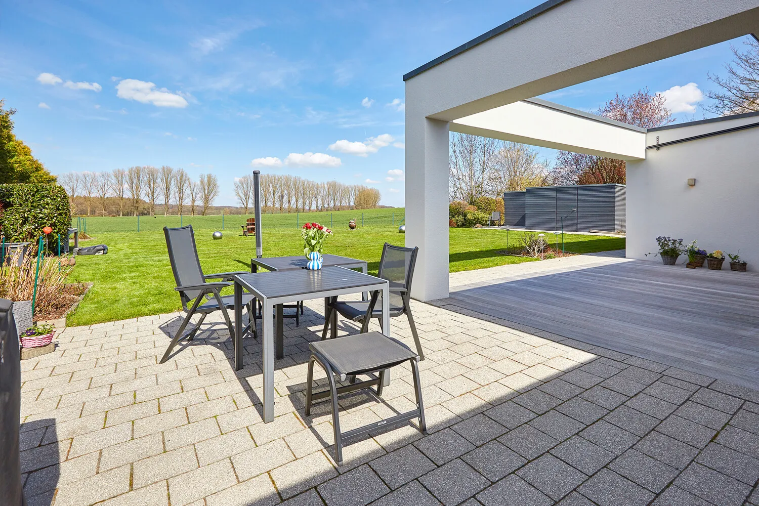 Sonniger Sitzplatz
