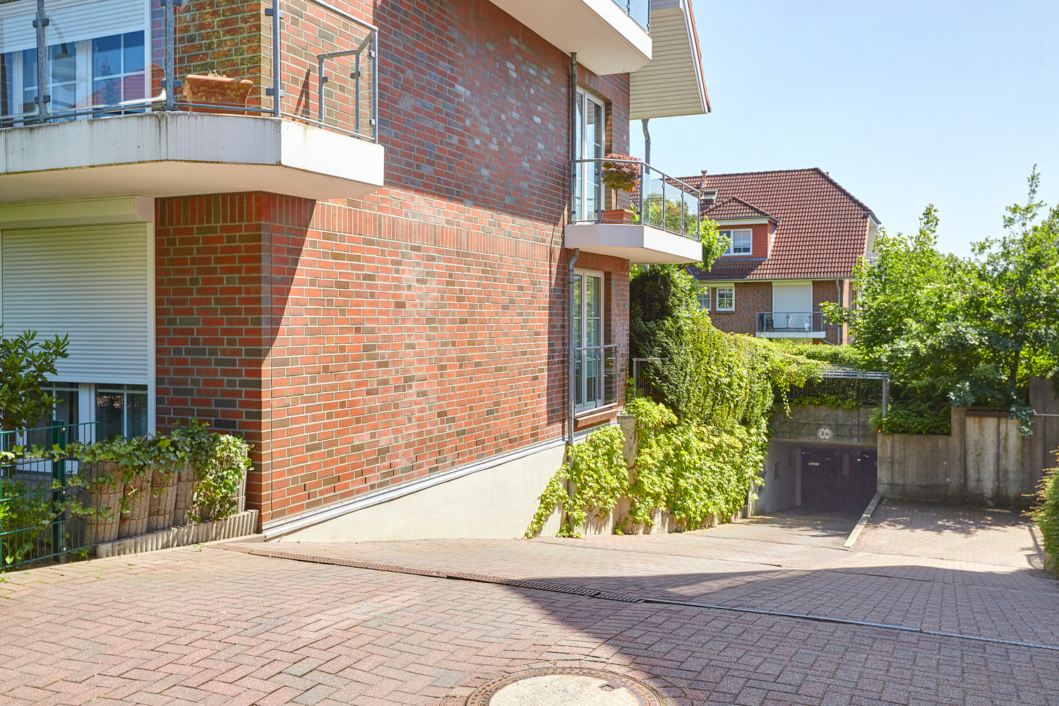 Tiefgaragenzufahrt