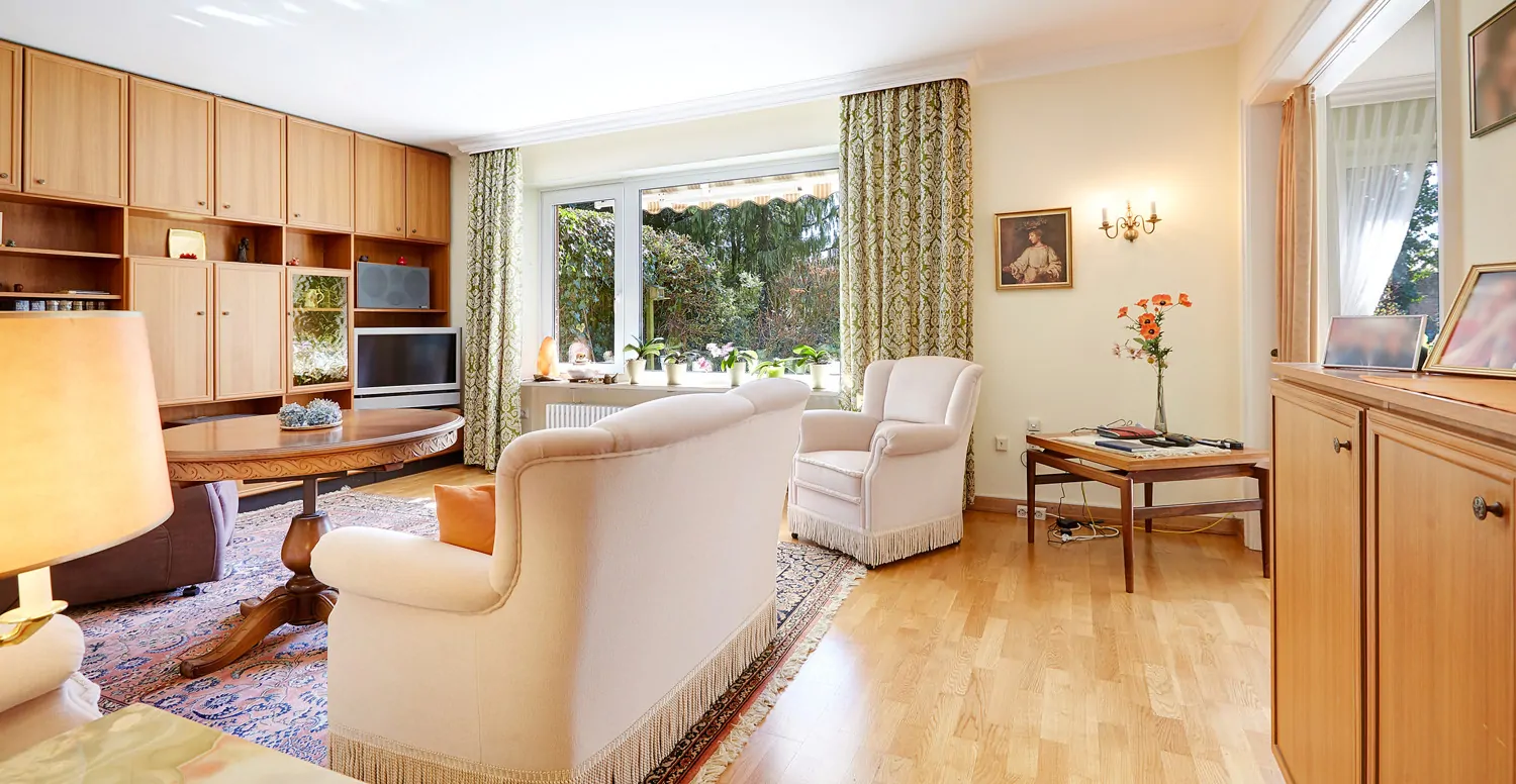 Wohnbereich mit Blick in den Garten