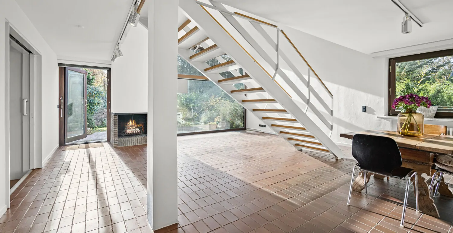 Erster Blick in den beeindruckenden Wohnbereich