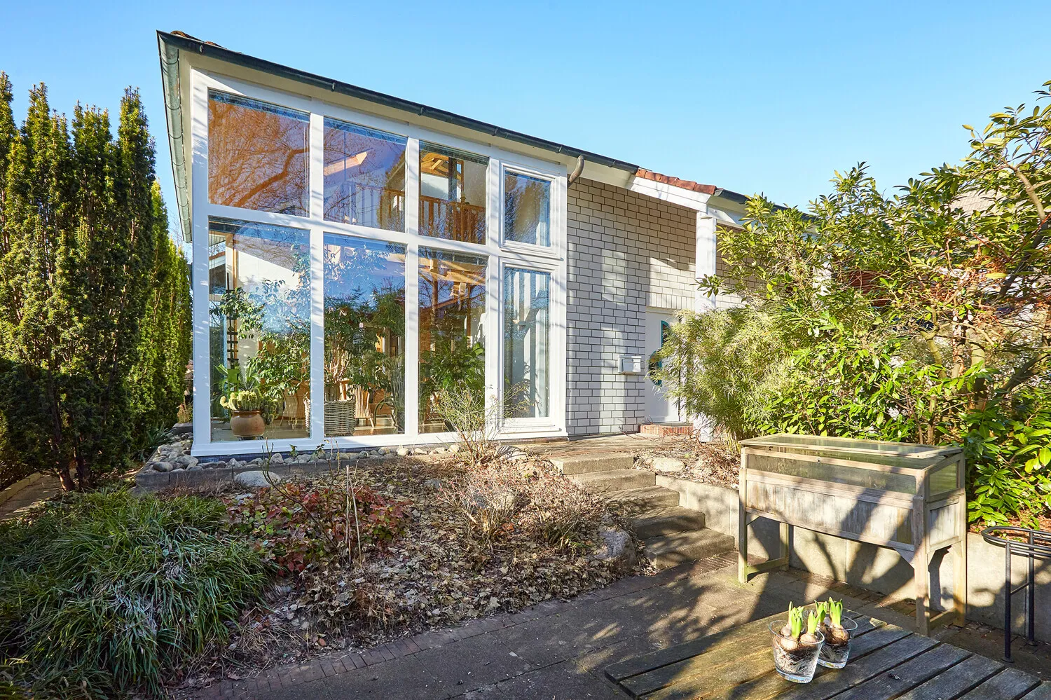 Großflächige Glasfassade