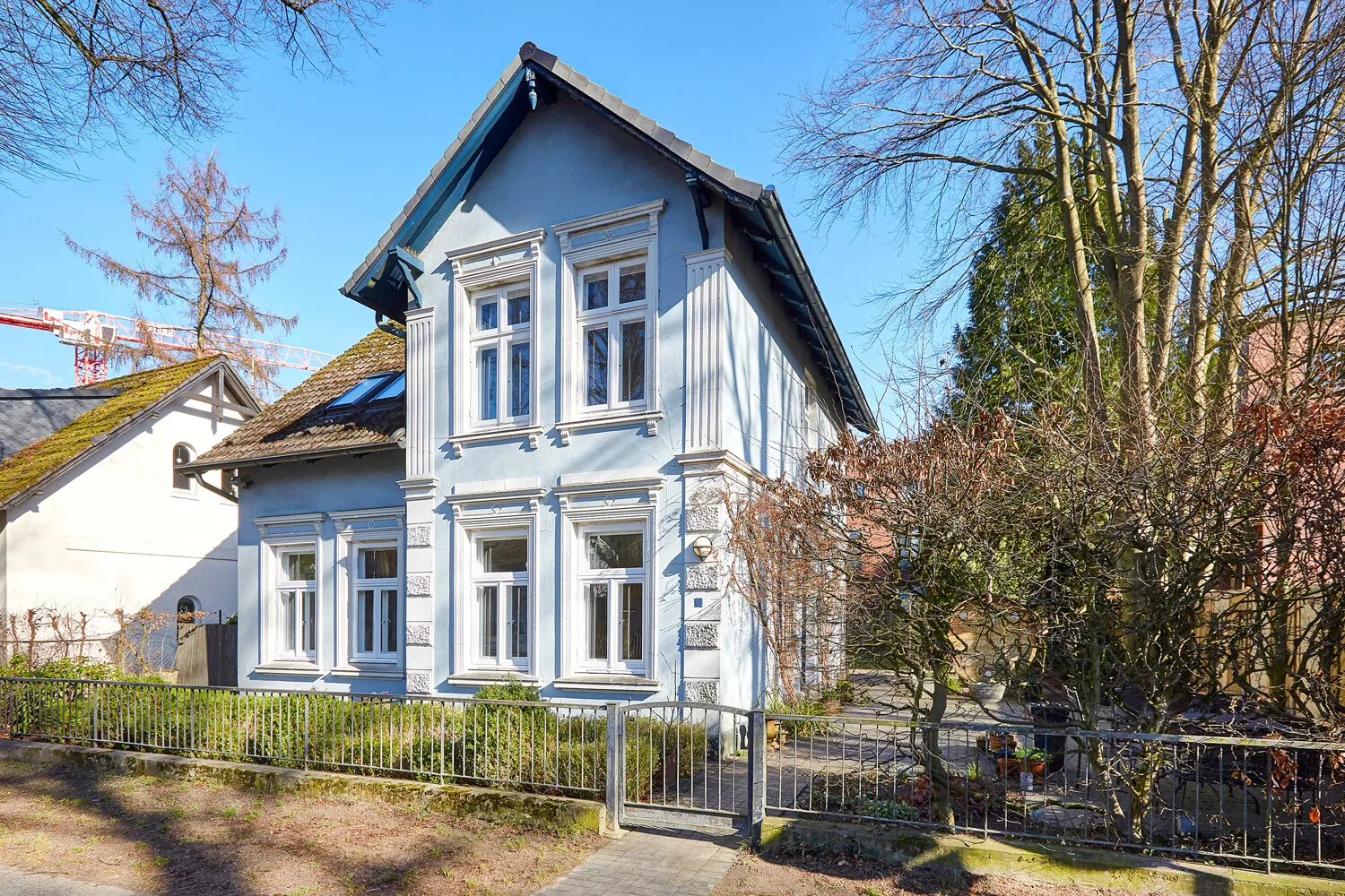Zuwegung zur Villa