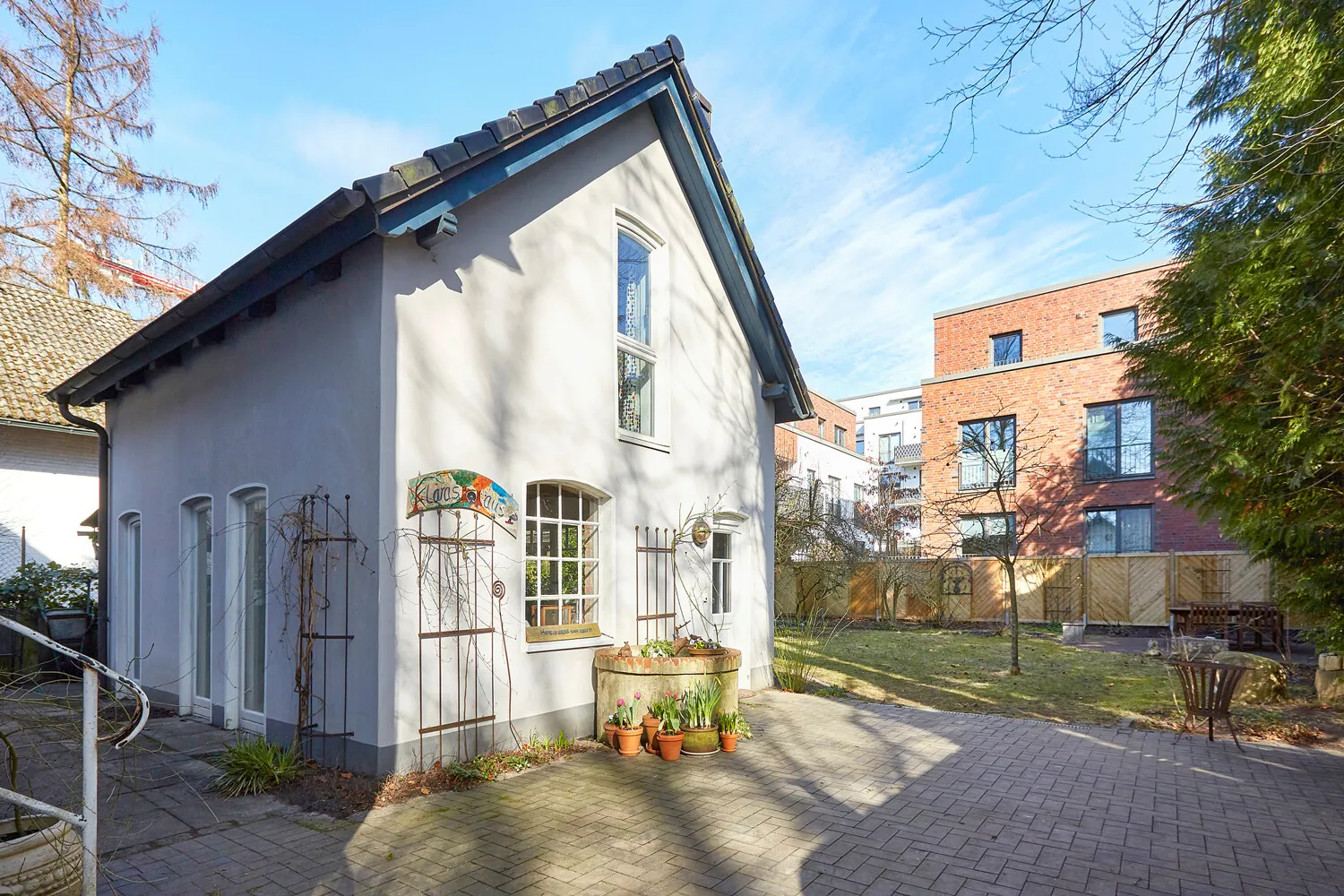 Zusätzliches Nebengebäude